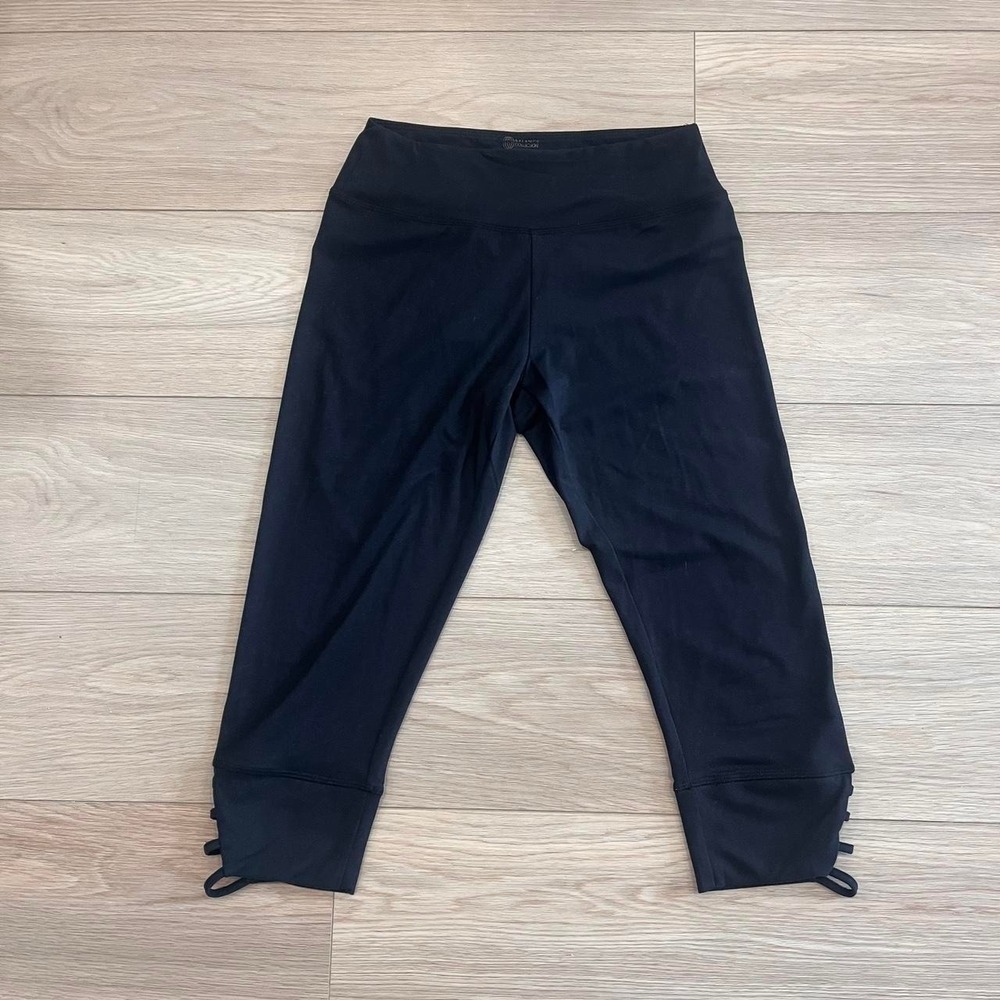 Black Capri Leggings Low Rise Women M Balletcore Y2K Minimalist Old Money